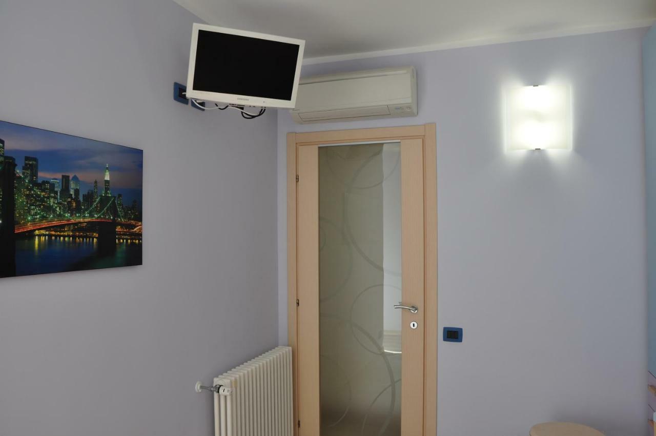 Una Spettacolare Vista Mare - Casa Con Jacuzzi Bergeggi Exterior photo